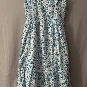 Draper James Women's Ruffle Sleeve Dress - Medium white blue floral